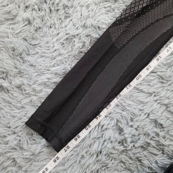 Lululemon Women Mapped Out HR Tight - Size 2 - Picture 11 of 11
